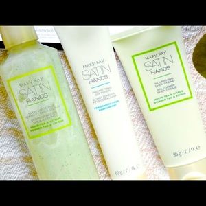 Mary Kay Satin Hand Set